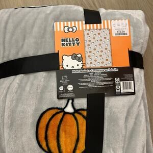 Hello Kitty halloween blanket  twin gray pumpkin